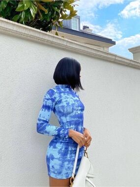 Blue Tie-Dye Long-Sleeve Bodycon Dress